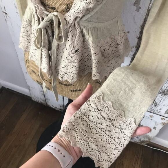 AS SEEN ON Twilight Anthro Guinevere soft scallop cardigan cream/beige - Picture 4 of 8